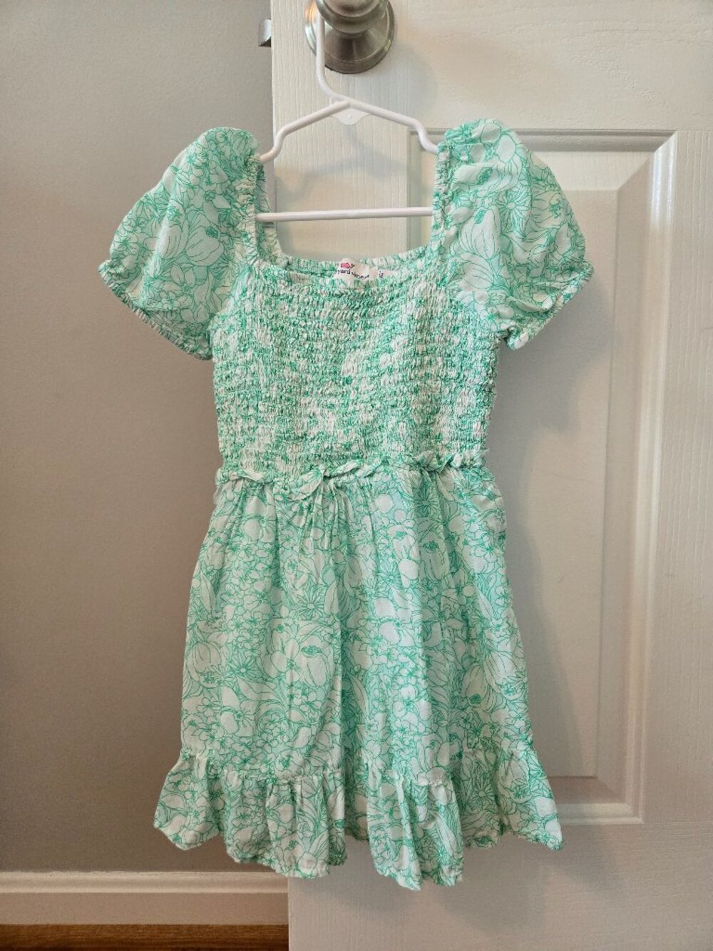 Girls Vineyard Vines size 3T Green and white dress